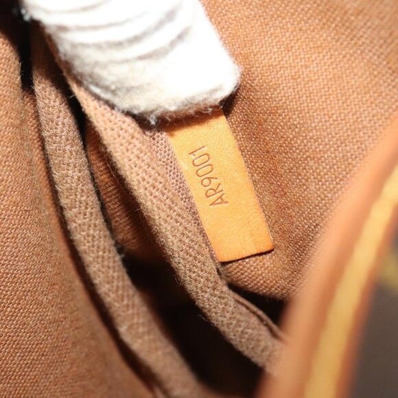 Authentic LOUIS VUITTON Monogram Saumur 30 Shoulder Bag M42256 LV - Picture 2 of 16